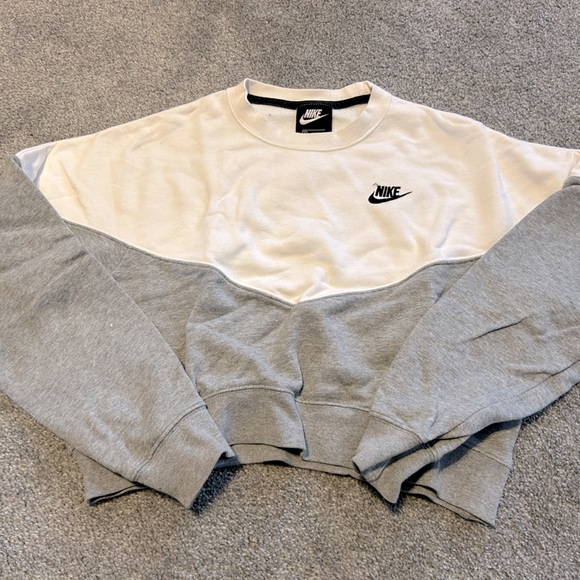 NIKE crop sweater - Picture 1 of 4